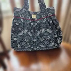 ハンドメイド ウィリアムモリス花と鳥のトートバッグのサムネイル