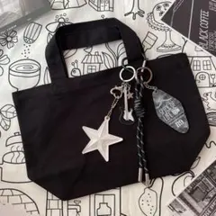 ⭐︎黒バッグ付き⭐︎ロックテイスト　ギター　星　じゃらじゃらキーホルダー　チャーム