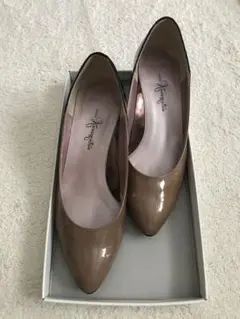 銀座かねまつ 23cm パンプス 高さ約3〜4cm エナメル ピンクべージュ
