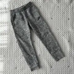 【8849】Nike 迷彩柄 裏起毛長ズボン グレー　116-122cm