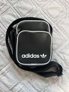 adidas ブラック ショルダーバッグのサムネイル