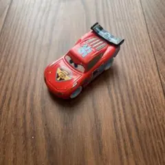 カーズトミカ　ライトニングマックイーン　アイスレージングタイプ