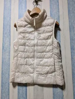 ユニクロ ウルトラライトダウンベスト 収納袋　レディースM