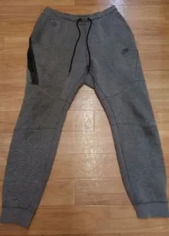 NIKE ナイキ　テックフリースジョガーパンツ　グレー Mサイズ