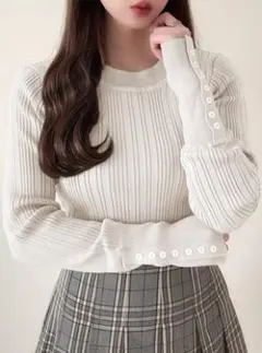 袖ボタン ランダムリブ ニットトップス アイボリー