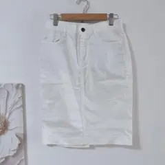 ユニクロ　UNIQLO タイトスカート デニム風生地　膝丈　オフホワイト