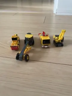 建設車両ミニカーセット 除雪機付き　4台まとめ売り　トミカ　はたらくくるま