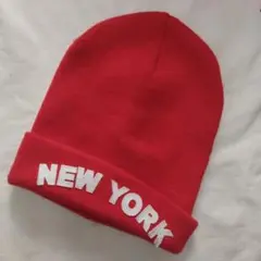 【試着のみ】H＆М 赤色 NEW YORK 刺繍 ニットビーニー 50〜51cm
