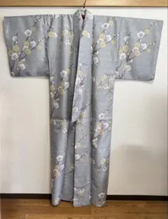 KIMONOMACHI 洗える着物　Lサイズ　梅が枝　白銅色のサムネイル