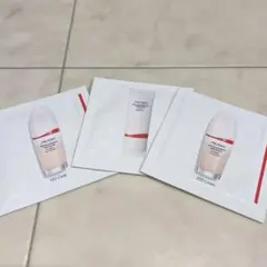 エッセンス スキングロウ ファンデーション　130と220