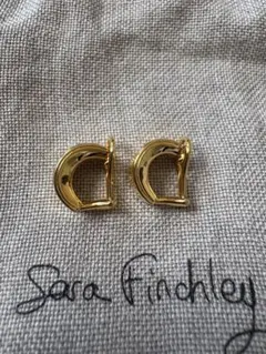 Sara Findley ゴールド フープイヤリング