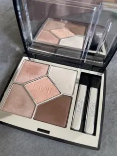 Dior アイシャドウパレット 限定版 983 未使用の限定ケース付き 箱無し