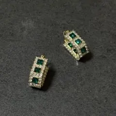 【ヴィンテージ風】エメラルドグリーン スクエア ビジュー イヤリング / 華やか