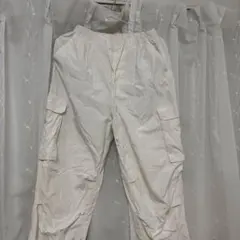 ホワイトカーゴパンツ サイドポケット付き