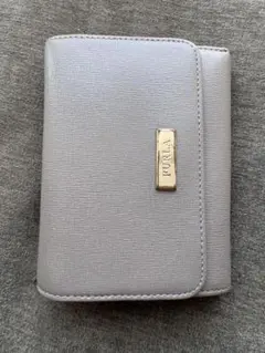 FURLA 三つ折り財布 グレー ゴールドロゴのサムネイル