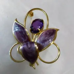 ブローチ 花モチーフ 紫のストーンらしきものパープルの輝きを バッグにつけても♡