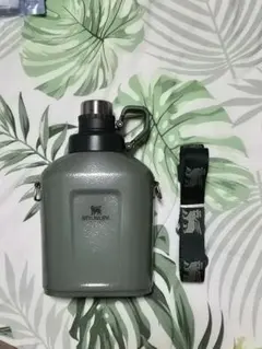STANLEY Classic Easy Fill Flask