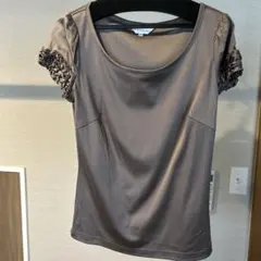 【美品】M-PREMIER フリル袖グレーTシャツ 38のサムネイル