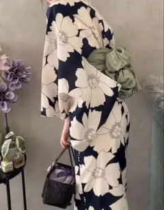 honeys 浴衣 花柄 ネイビー×アイボリーのサムネイル