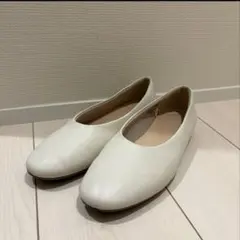 ユニクロ　コンフィールタッチラウンドシューズ　パンプス　24