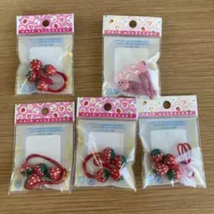【新品】ヘアアクセサリー　いちご　うさぎ