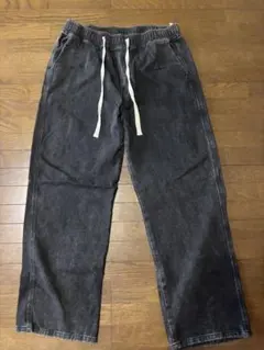 ダークグレー イージーパンツ ストレートシルエット