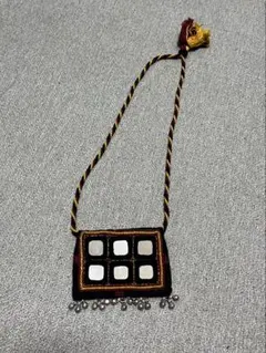 バジャラ族　ミラーワーク　鈴付きネックレス