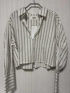 新品 MERLOT ブラウス シャツ 長袖 クロップド丈 ショート丈のサムネイル