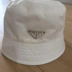 2026年最新】prada バケットハット 白の人気アイテム - メルカリ
