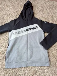 UNDER ARMOUR　アンダーアーマー　パーカー　スエット　150　黒　灰色