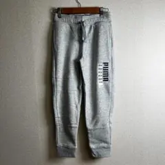 【新品】キッズ PUMA プーマ 裏起毛スウェットパンツ グレー　XS-８