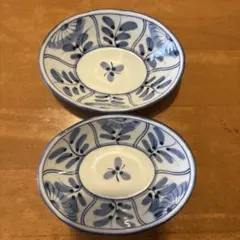 皿2枚セット青い花柄の陶器製