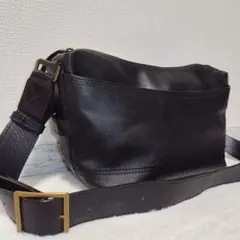 ✨美品✨ユナイテッドアローズ　レザー 本革 ショルダーバッグ ブラックのサムネイル