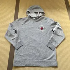 adidas シカゴ・ブルズ スウェットパーカープルオーバーパーカ アディダス