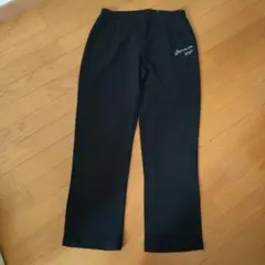 ブラックパンツ