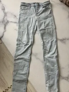 UNIQLO ライトブルー スキニージーンズ