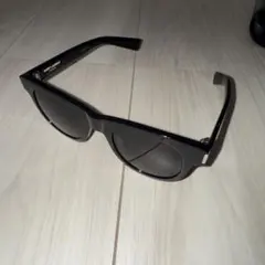 SAINT LAURENT ブラックサングラス