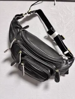 レザー製ボディバッグ 多収納 ウエストポーチ 黒