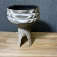 花器　レトロモダンな佇まいの高台付き陶器鉢　D