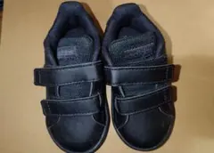 adidas　キッズ　スニーカー