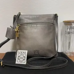 《美品》LOEWE（ロエベ）レザー ショルダーバッグ シルバー系