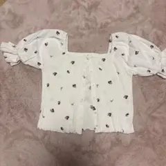 白　フラワー刺繍 パフスリーブ　トップス
