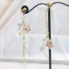 【アシンメトリー】今の季節にぴったりな、桜のピアス　２セット限定