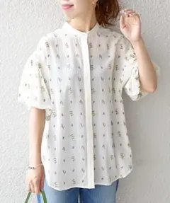 Ｍａｉｓｏｎ　ＳＡＪＯＵ　フラワー　ボリューム　スリーブ　シャのサムネイル