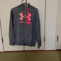 UNDER ARMOUR グレー フード付きパーカー