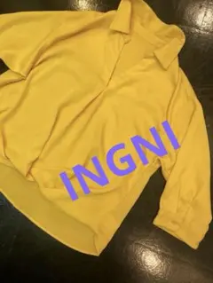 フォロー300円引　INGNI マスタードイエロー Vネック ワイド奇形長袖