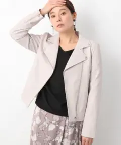 LEPSIM（レプシィム）のグレージュカラーのライダースジャケット