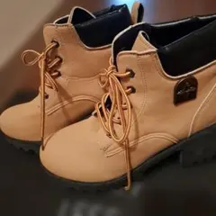 ベージュ ハイカットブーツ 合成皮革