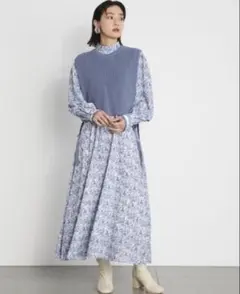 リリーブラウン ニットベストワンピース ライトブルー 水色 ロング 長袖 花柄F