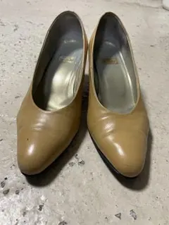 卑弥呼/ベージュ/ポインテッドトゥ /低ヒール/パンプス/24.5